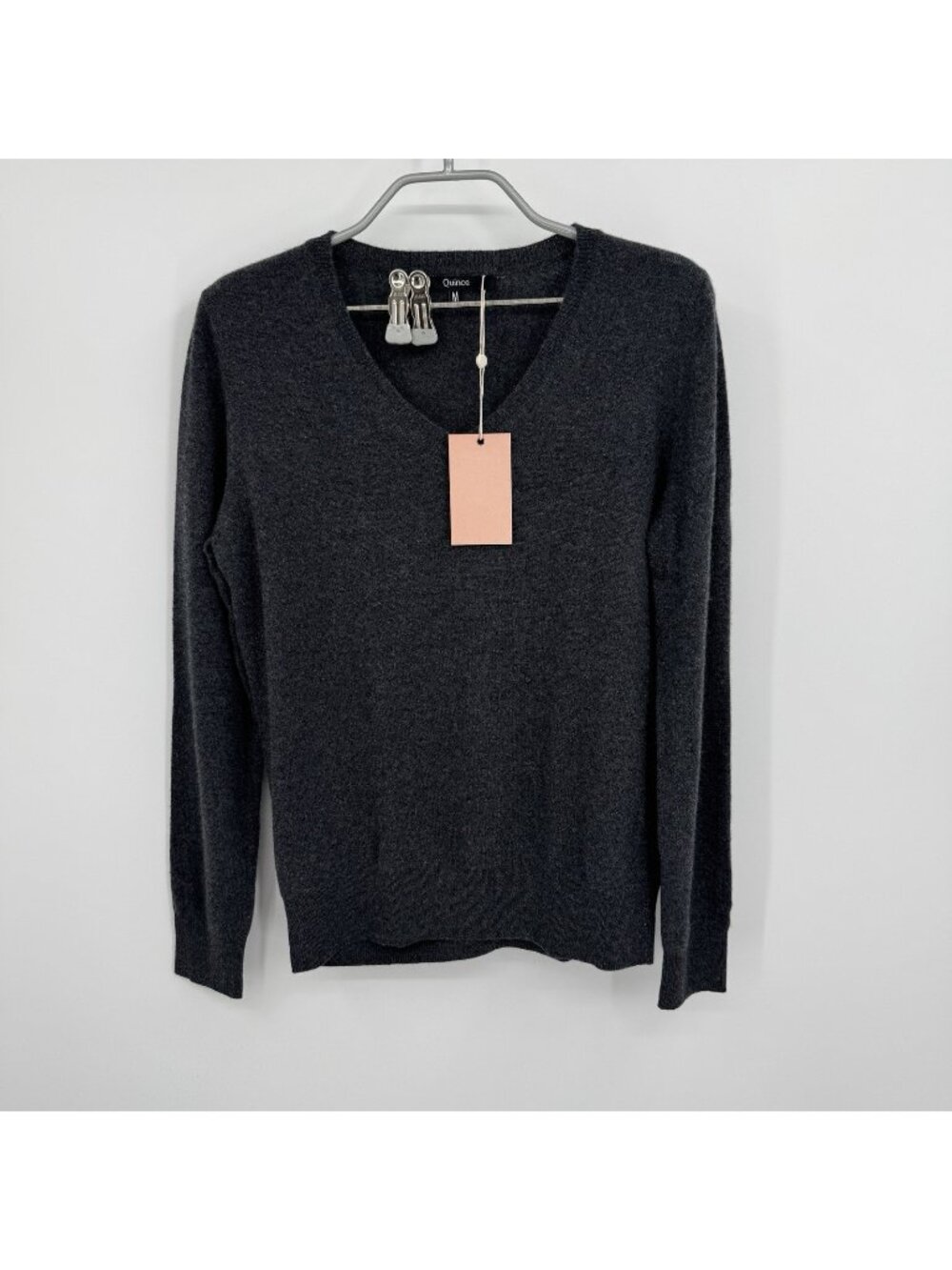 Quince Luxe 100% Baby Cashmere V-Neck Sweater in Charcoal Gray size M Women's